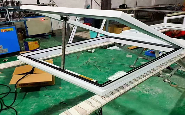 某地下车库出入口渭南排烟窗配置工程